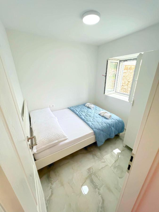 Apartman Laura Mlini Zewnętrze zdjęcie